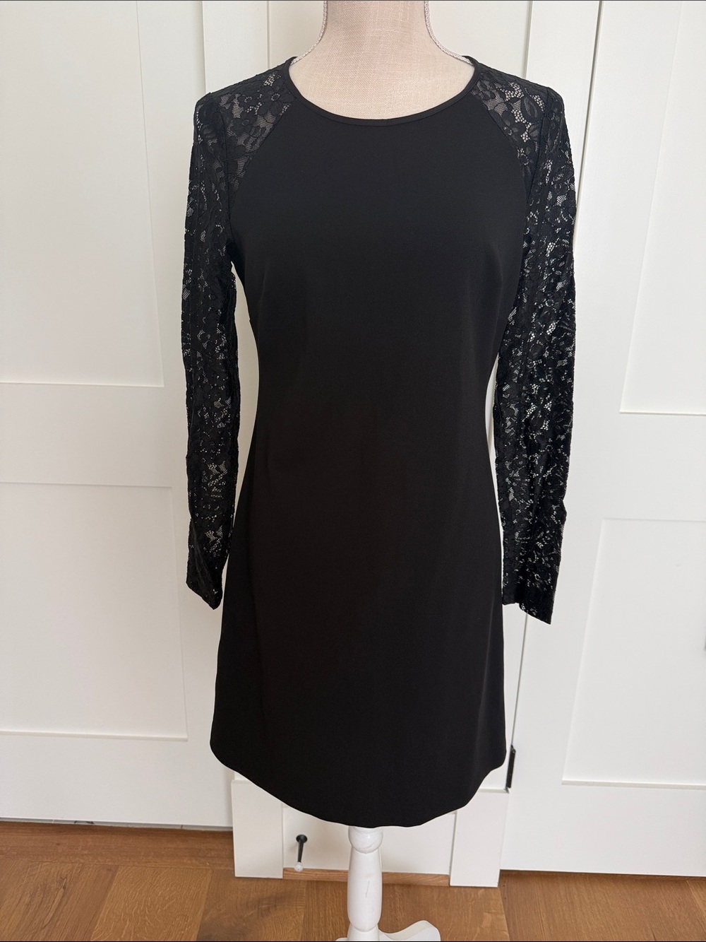 Tommy Hilfiger Black Long-Sleeve Lace Shift Dress